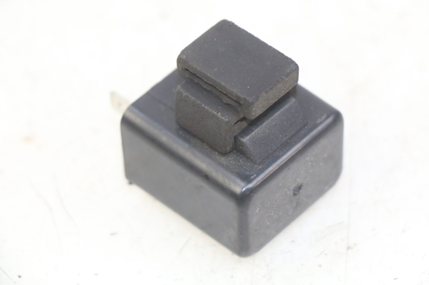 photo de PRZERYWACZ KIERUNKOWSKAZÓW PIAGGIO ZIP 4T 50 (2018 - 2020) - Szczegół części