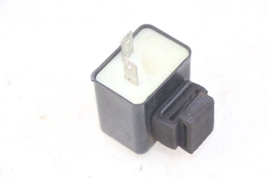 photo de PRZERYWACZ KIERUNKOWSKAZÓW PIAGGIO ZIP 4T 50 (2018 - 2020) - Zoom stanu zużycia