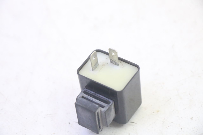 photo de PRZERYWACZ KIERUNKOWSKAZÓW PIAGGIO ZIP 4T 50 (2018 - 2020) - Zoom stanu zużycia