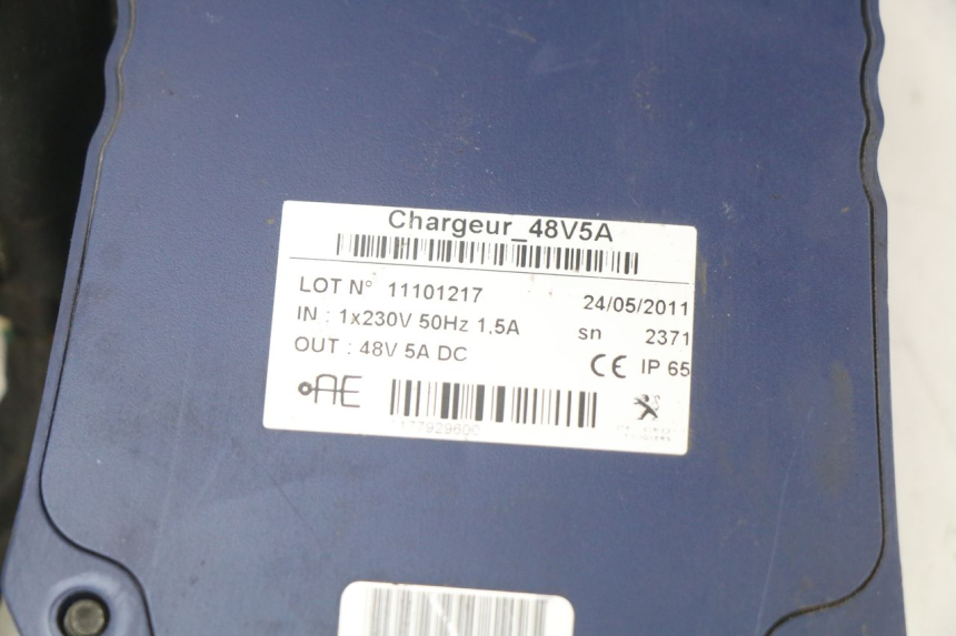 photo de ŁADOWARKA AKUMULATORA PEUGEOT E-VIVACITY 1 (2012 - 2018) - Oznaczenia i referencje
