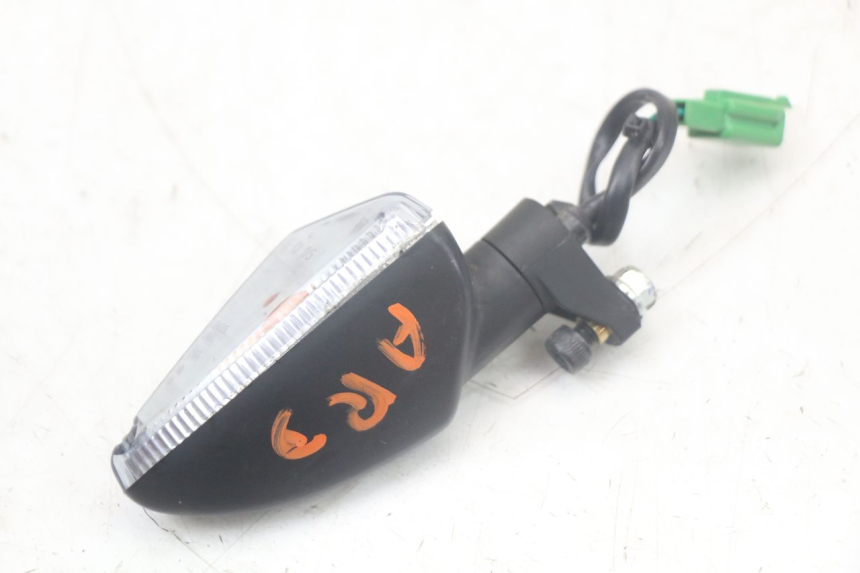 photo de PRAWY TYLNY KIERUNKOWSKAZ YAMAHA AEROX 2T 50 (2013 - 2017) - Zbliżenie techniczne