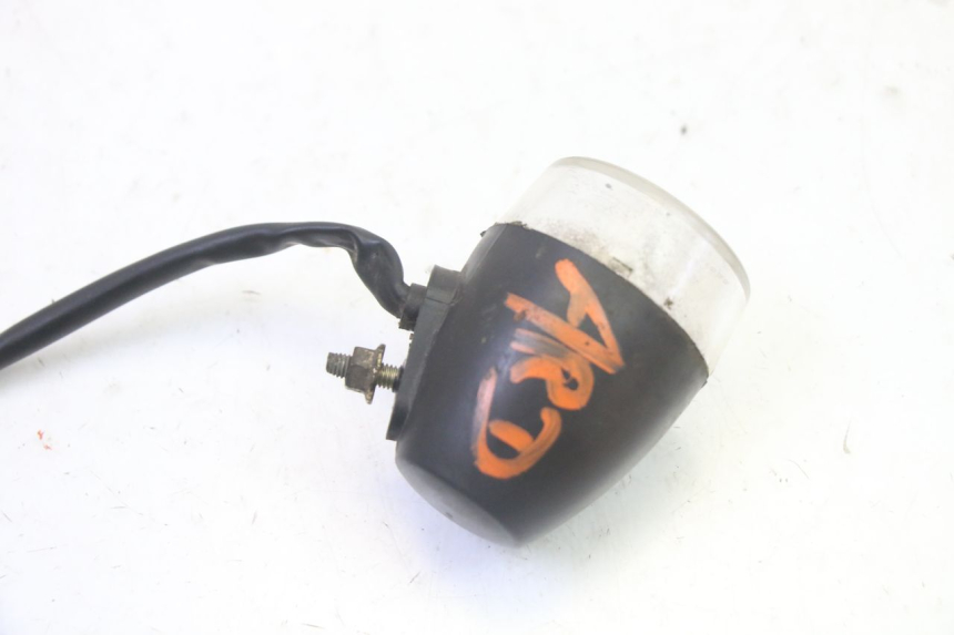 photo de PRAWY TYLNY KIERUNKOWSKAZ KYMCO AGILITY 4T 50 (2005 - 2018) - Zbliżenie techniczne