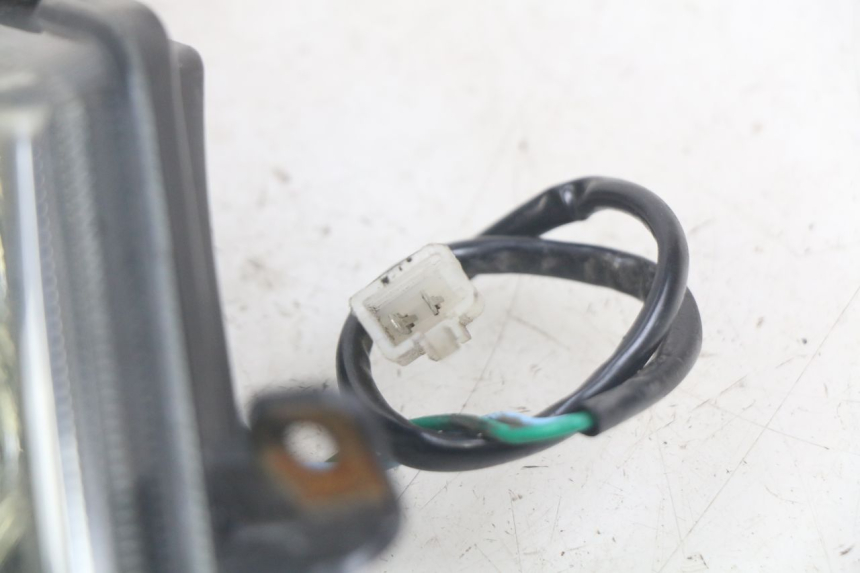 photo de KIERUNKOWSKAZ TYLNY PRAWY NECO ALEXONE 125 (2017 - 2024) - Inny kąt widzenia