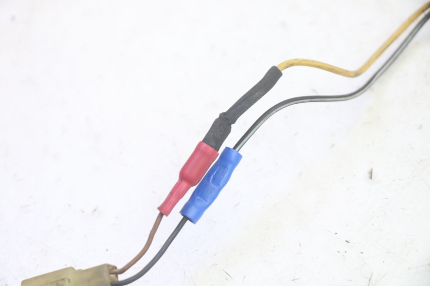 photo de PRAWY TYLNY KIERUNKOWSKAZ MBK BOOSTER SPIRIT 50 (2004 - 2017) - Zbliżenie techniczne