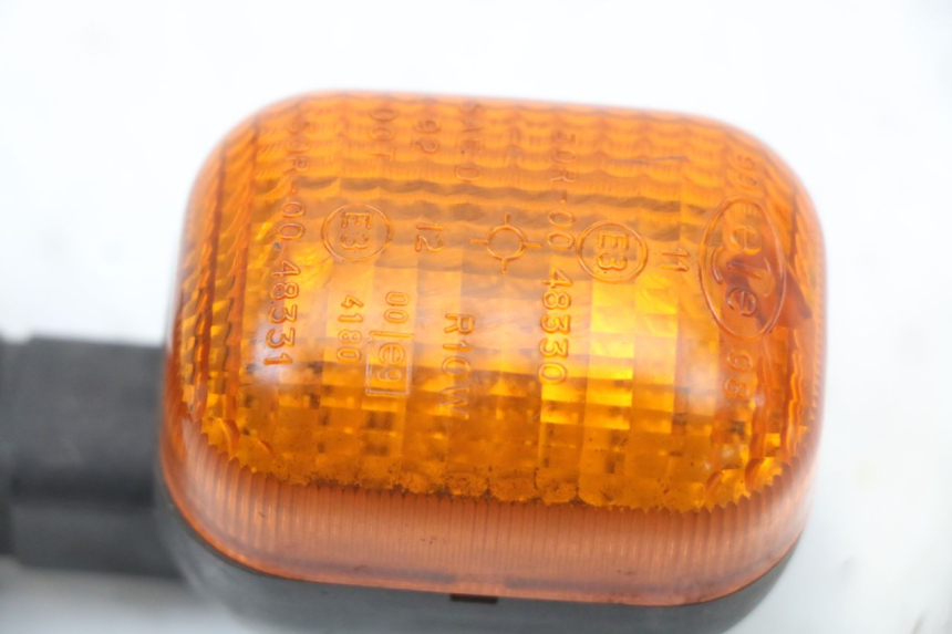 photo de PRAWY TYLNY KIERUNKOWSKAZ BMW C1 125 (2000 - 2003) - Zoom stanu zużycia