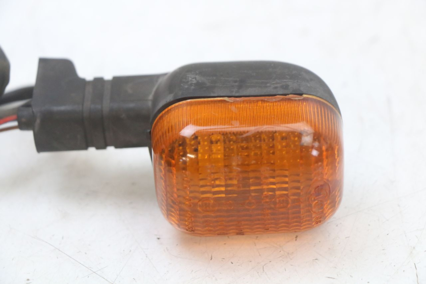 photo de PRAWY TYLNY KIERUNKOWSKAZ BMW C1 125 (2000 - 2003) - Zoom stanu zużycia