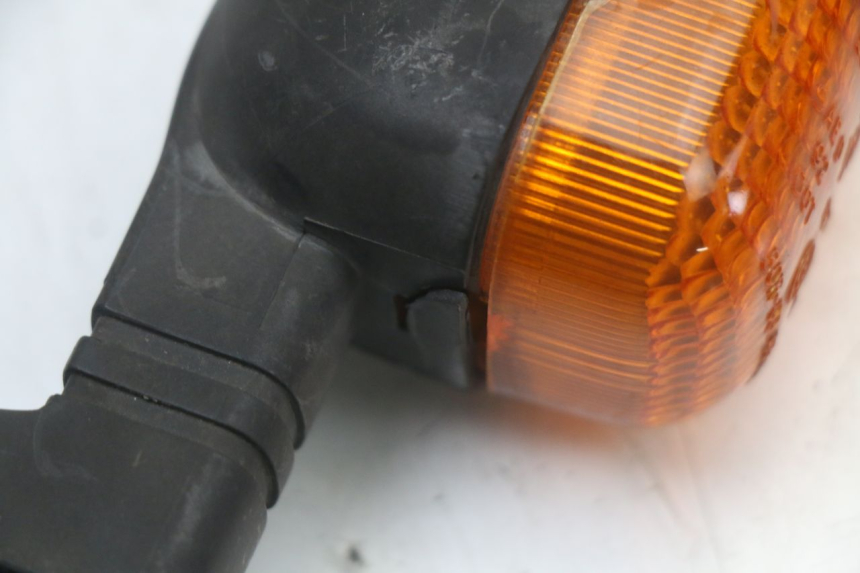 photo de PRAWY TYLNY KIERUNKOWSKAZ BMW C1 125 (2000 - 2003) - Zbliżenie techniczne