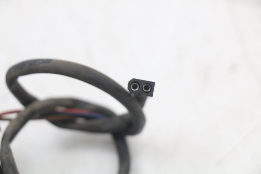 photo de PRAWY TYLNY KIERUNKOWSKAZ BMW C1 125 (2000 - 2003) - Stan powierzchni