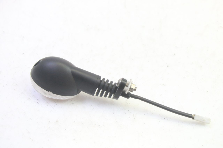 photo de KIERUNKOWSKAZ TYLNY PRAWY SUZUKI DL V STROM 1000 (2002 - 2007) - Zbliżenie techniczne