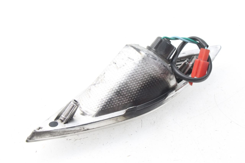 photo de PRAWY TYLNY KIERUNKOWSKAZ SYM FIDDLE 3 III 125 (2014 - 2020) - Zbliżenie techniczne