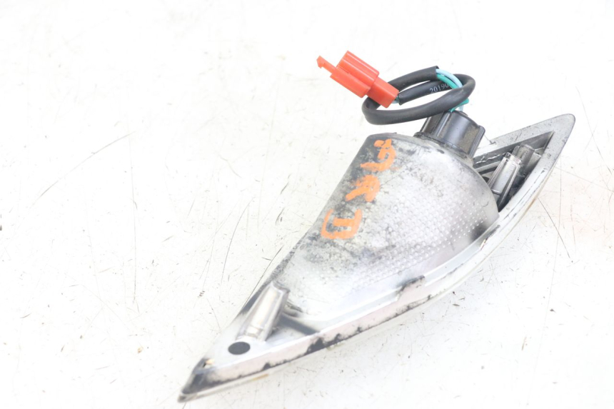 photo de PRAWY TYLNY KIERUNKOWSKAZ SYM FIDDLE 3 III 125 (2014 - 2020) - Inny kąt widzenia