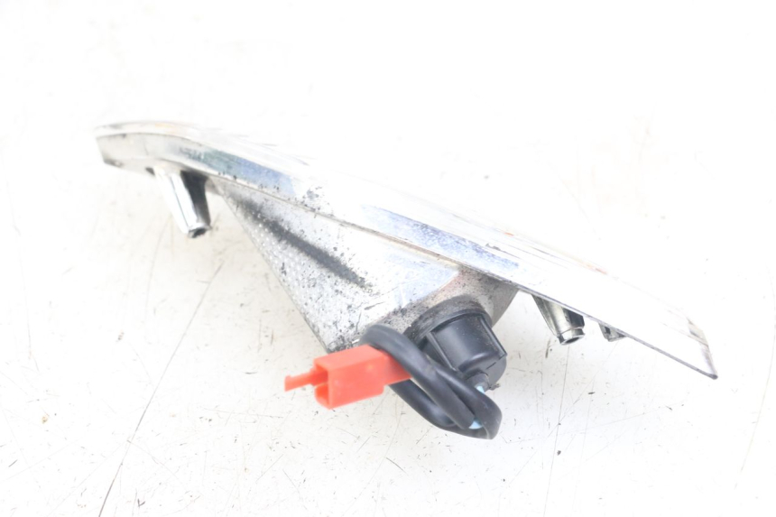 photo de PRAWY TYLNY KIERUNKOWSKAZ SYM FIDDLE 3 III 125 (2014 - 2020) - Zbliżenie techniczne