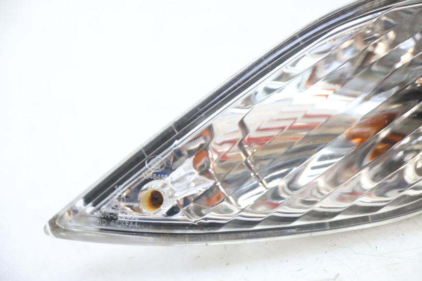 photo de PRAWY TYLNY KIERUNKOWSKAZ SYM FIDDLE 3 III 50 (2014 - 2020) - Szczegół części