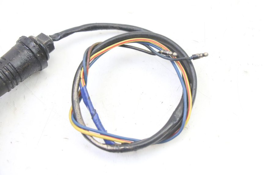 photo de PRAWY TYLNY KIERUNKOWSKAZ YAMAHA FJ 36Y 1100 (1984 - 1985) - Punkty mocowania