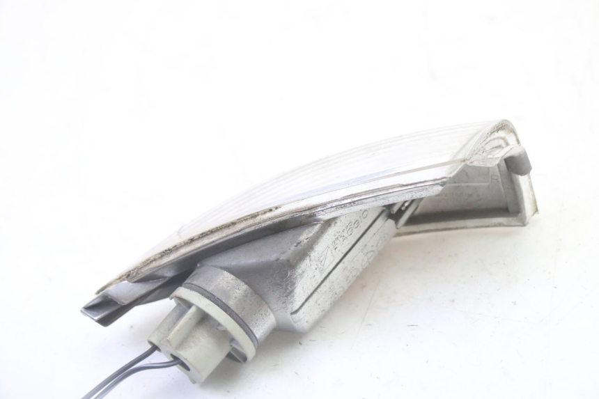 photo de PRAWY TYLNY KIERUNKOWSKAZ PIAGGIO FLY 2T 50 (2004 - 2017) - Zoom stanu zużycia