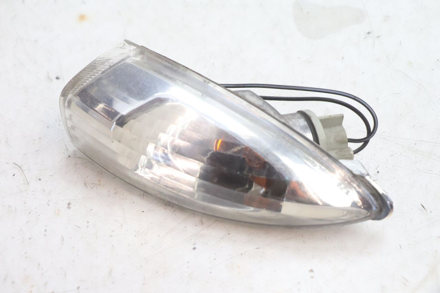 photo de PRAWY TYLNY KIERUNKOWSKAZ PIAGGIO FLY 2T 50 (2004 - 2017) - Zoom stanu zużycia