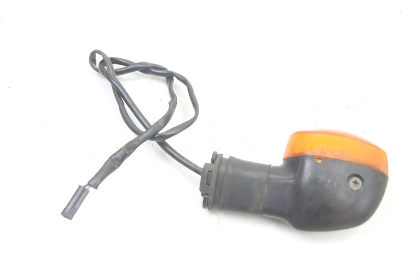 photo de PRAWY TYLNY KIERUNKOWSKAZ YAMAHA FZ6 FAZER S2 600 (2007 - 2011) - Inny kąt widzenia