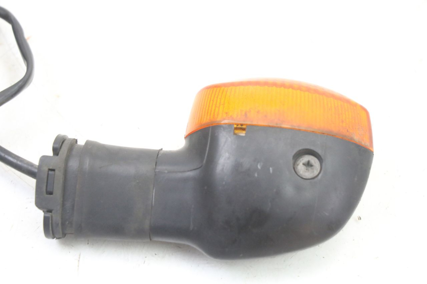 photo de PRAWY TYLNY KIERUNKOWSKAZ YAMAHA FZ6 FAZER S2 600 (2007 - 2011) - Zbliżenie techniczne