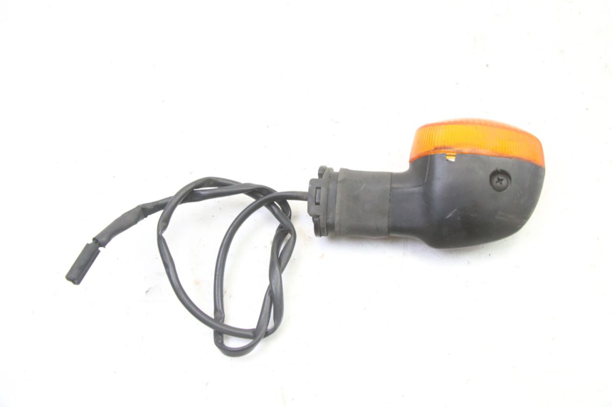 photo de PRAWY TYLNY KIERUNKOWSKAZ YAMAHA FZ6 FAZER S2 600 (2007 - 2011) - Inny kąt widzenia