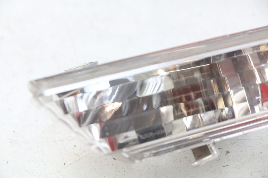 photo de KIERUNKOWSKAZ TYLNY PRAWY PEUGEOT GEOPOLIS 400 (2007 - 2013) - Zoom stanu zużycia