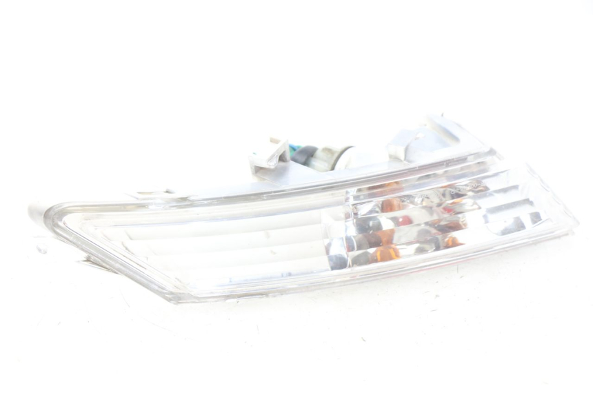 photo de KIERUNKOWSKAZ TYLNY PRAWY PEUGEOT GEOPOLIS 400 (2007 - 2013) - Punkty mocowania