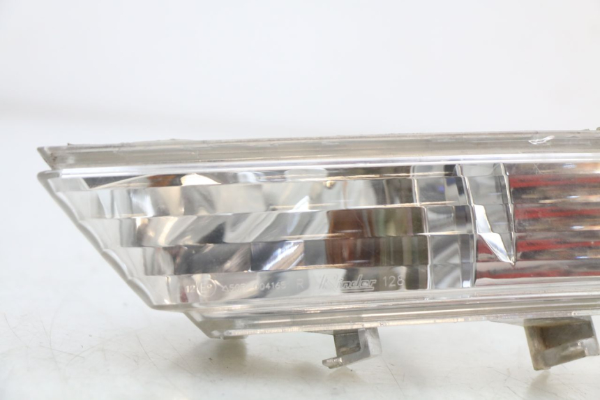 photo de PRAWY TYLNY KIERUNKOWSKAZ PEUGEOT GEOPOLIS RS 125 (2007 - 2009) - Zoom stanu zużycia