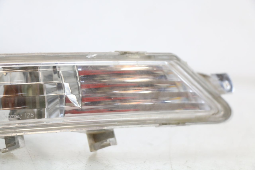 photo de PRAWY TYLNY KIERUNKOWSKAZ PEUGEOT GEOPOLIS RS 125 (2007 - 2009) - Inny kąt widzenia