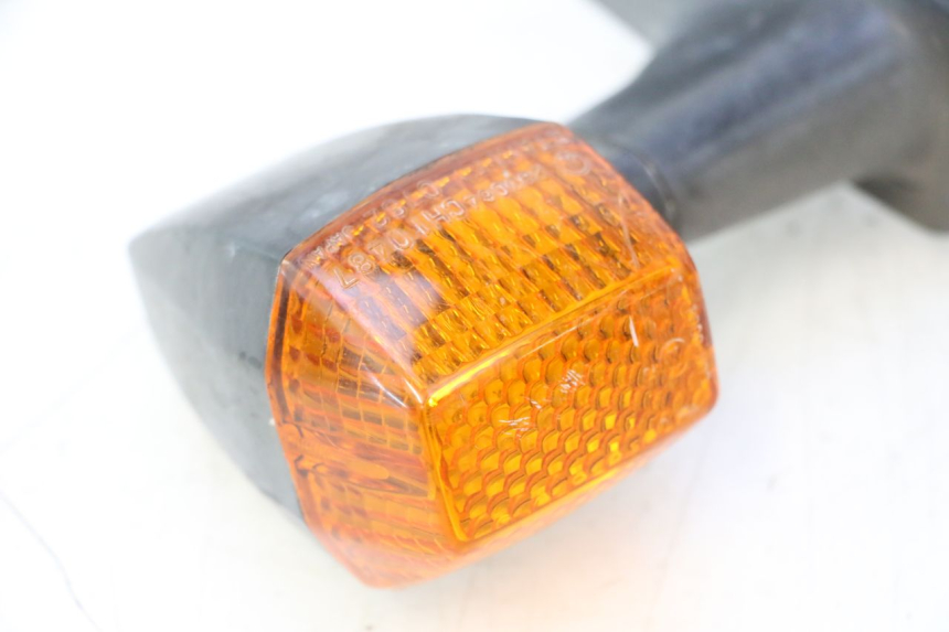 photo de PRAWA TYLNA KIERUNKOWSKAZ KAWASAKI GPX F ZX750F 750 (1986 - 1990) - Zbliżenie techniczne