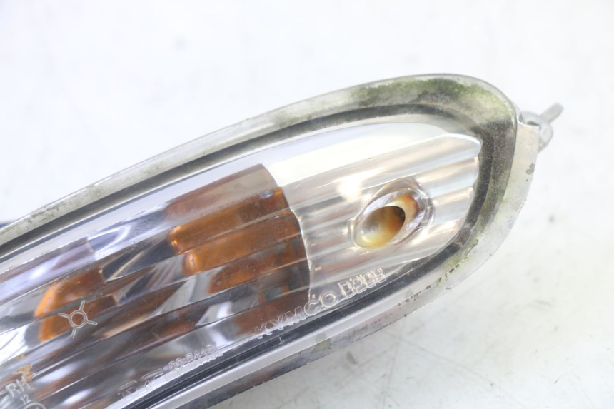 photo de PRAWY TYLNY KIERUNKOWSKAZ KYMCO GRAND DINK 125 (2002 - 2007) - Zoom stanu zużycia