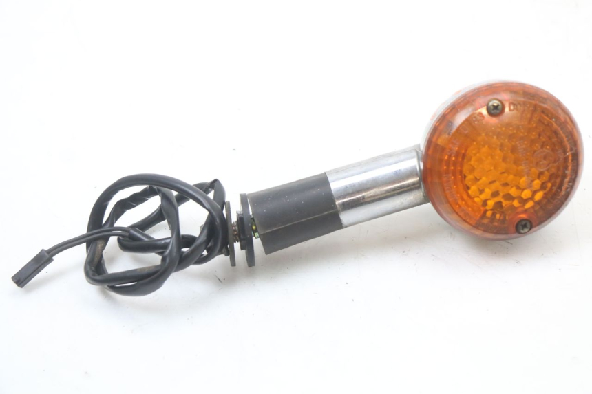 photo de PRAWY TYLNY KIERUNKOWSKAZ SUZUKI GZ MARAUDER 125 (1998 - 2004) - Widok główny