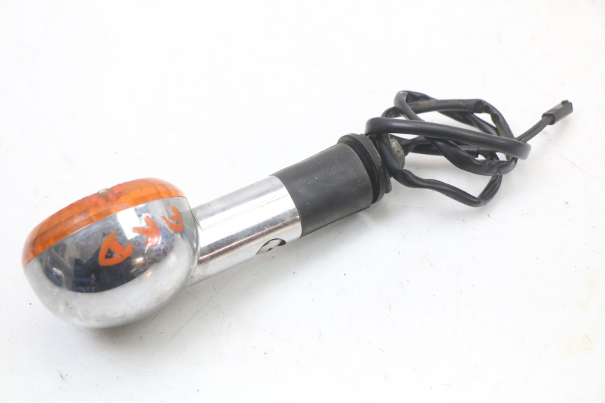 photo de PRAWY TYLNY KIERUNKOWSKAZ SUZUKI GZ MARAUDER 125 (1998 - 2004) - Inny kąt widzenia