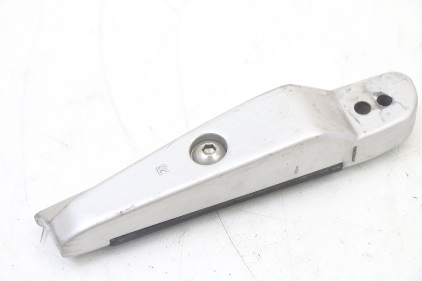 photo de PRAWY TYLNY KIERUNKOWSKAZ KYMCO XCITING 500 (2007 - 2010) - Zbliżenie techniczne