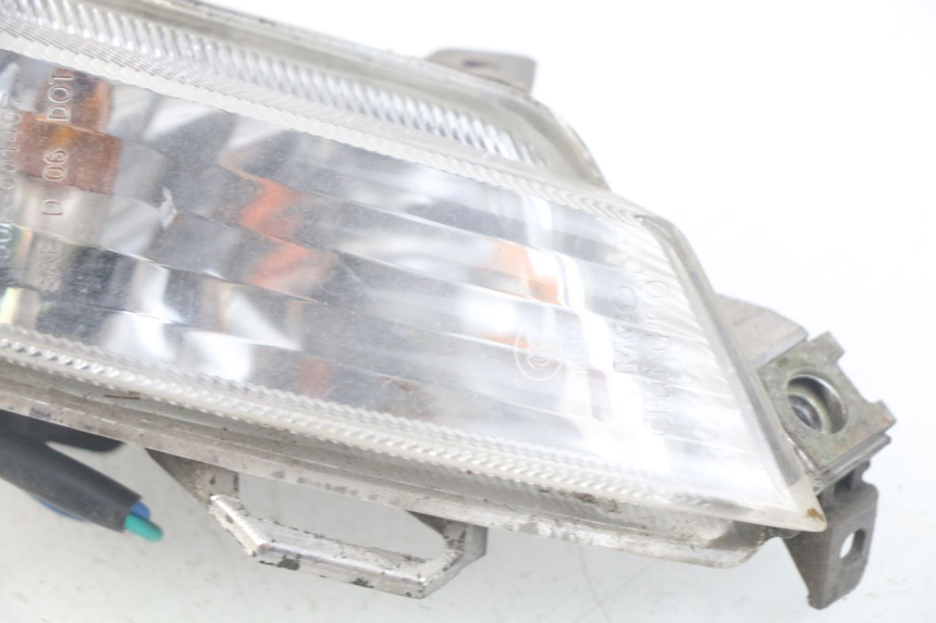 photo de PRAWY TYLNY KIERUNKOWSKAZ KYMCO LIKE 4T 50 (2009 - 2018) - Zbliżenie techniczne