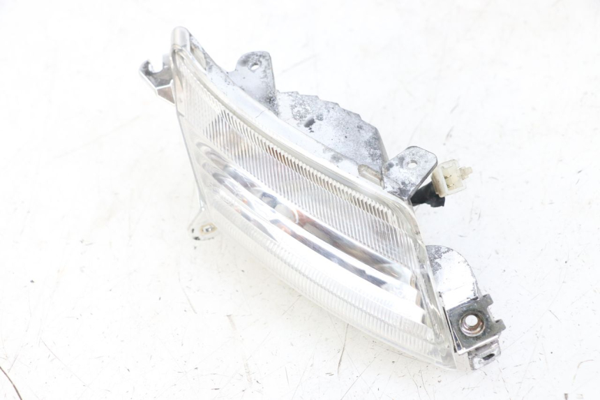 photo de KIERUNKOWSKAZ TYLNY PRAWY KYMCO LIKE 125 (2009 - 2016) - Szczegół części