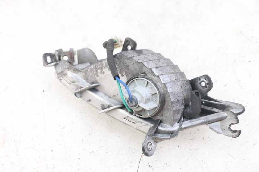 photo de KIERUNKOWSKAZ TYLNY PRAWY KYMCO LIKE 125 (2009 - 2016) - Zoom stanu zużycia