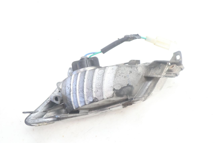 photo de KIERUNKOWSKAZ TYLNY PRAWY KYMCO LIKE 125 (2009 - 2016) - Zoom stanu zużycia