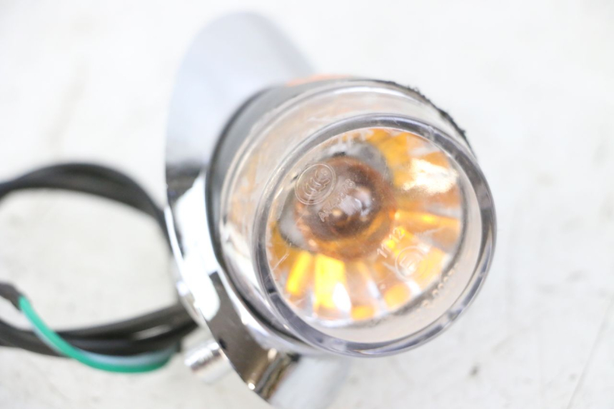 photo de KIERUNKOWSKAZ TYLNY PRAWY JM MOTORS OLDIES GT 4T 50 (2018 - 2025) - Zbliżenie techniczne