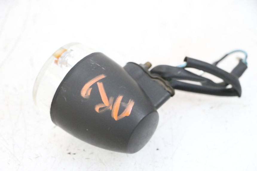 photo de PRAWY TYLNY KIERUNKOWSKAZ SYM ORBIT 2 4T 50 (2008 - 2017) - Inny kąt widzenia