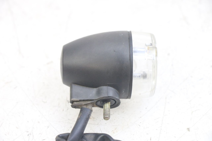 photo de KIERUNKOWSKAZ TYLNY PRAWY SYM ORBIT 2 TS 2T 50 (2011 - 2016) - Szczegół części