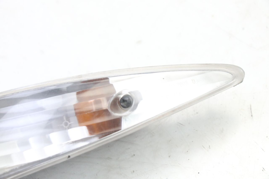 photo de Prawy tylny kierunkowskaz PEUGEOT ELYSTAR 50 (2002 - 2014) - Zoom stanu zużycia