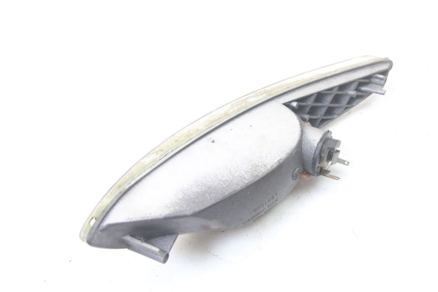 photo de Prawy tylny kierunkowskaz PEUGEOT ELYSTAR 50 (2002 - 2014) - Zoom stanu zużycia