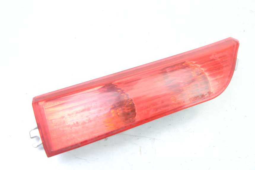 photo de PRAWY TYLNY KIERUNKOWSKAZ PIAGGIO X8 125 (2004 - 2007) - Widok główny