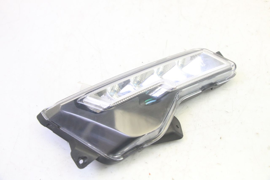 photo de PRAWY TYLNY KIERUNKOWSKAZ EFUN PUSA 1 - Inny kąt widzenia