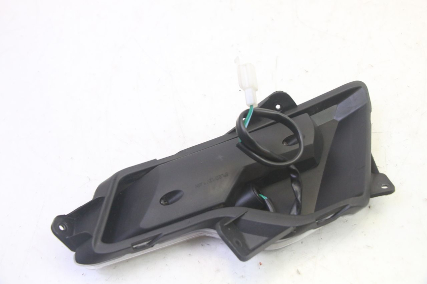 photo de PRAWY TYLNY KIERUNKOWSKAZ EFUN PUSA 1 - Zbliżenie techniczne