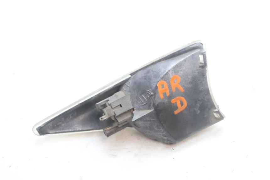 photo de PRAWA TYLNA KIERUNKOWSKAZ PEUGEOT SPEEDFIGHT 2 AC 50 (2000 - 2009) - Zoom stanu zużycia