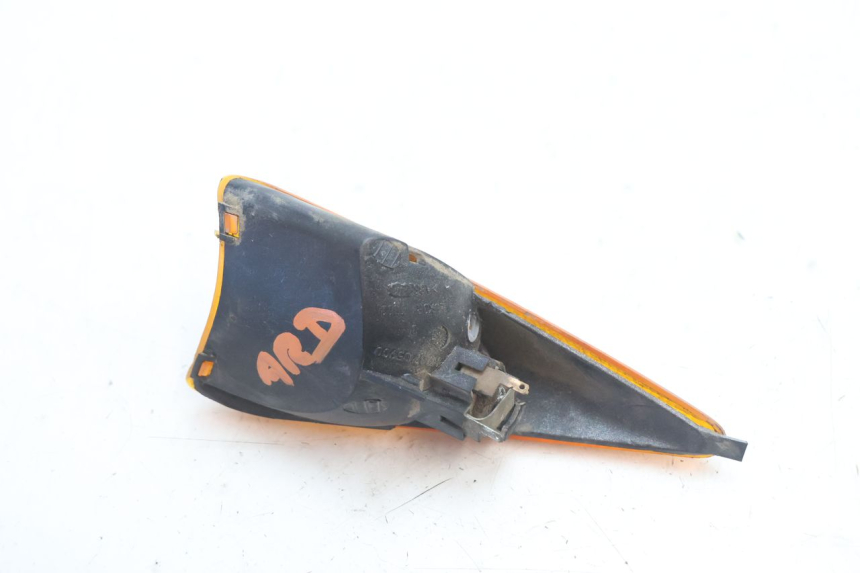 photo de PRAWA TYLNA KIERUNKOWSKAZ PEUGEOT SPEEDFIGHT LC 50 (1996 - 2002) - Inny kąt widzenia