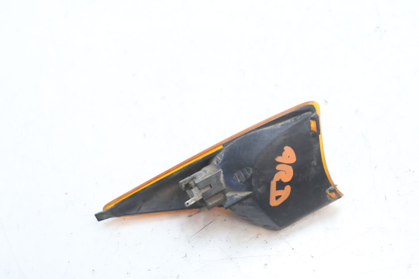 photo de PRAWA TYLNA KIERUNKOWSKAZ PEUGEOT SPEEDFIGHT LC 50 (1996 - 2002) - Zbliżenie techniczne