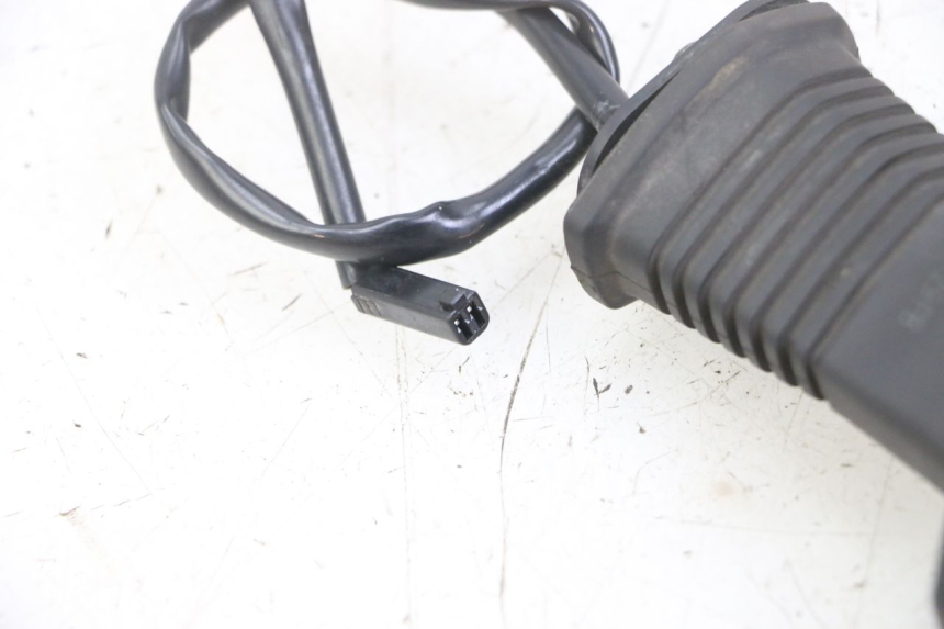 photo de PRAWY TYLNY KIERUNKOWSKAZ SUZUKI GSX F GSXF 650 (2007 - 2015) - Inny kąt widzenia