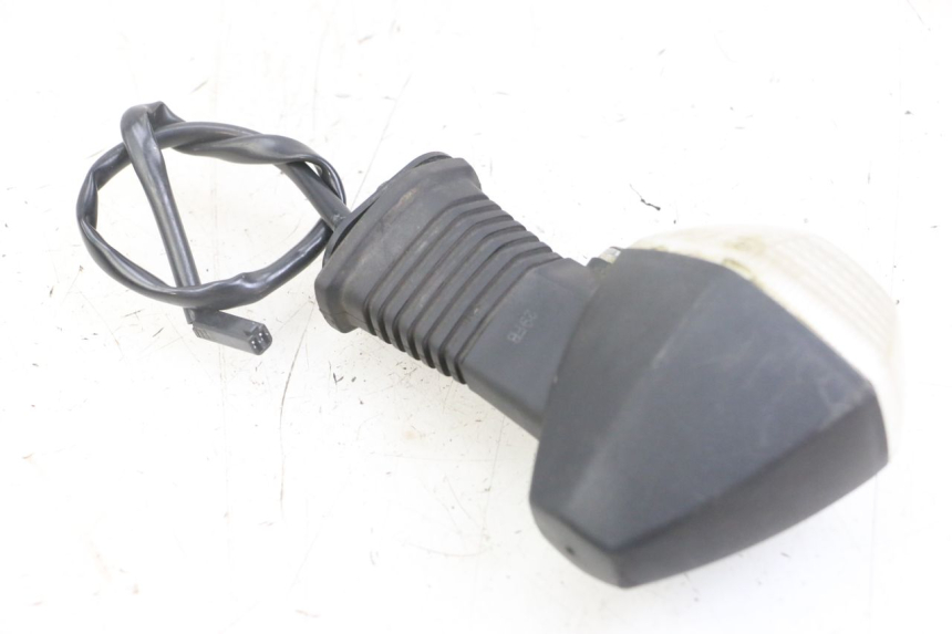 photo de PRAWY TYLNY KIERUNKOWSKAZ SUZUKI GSX F GSXF 650 (2007 - 2015) - Zbliżenie techniczne