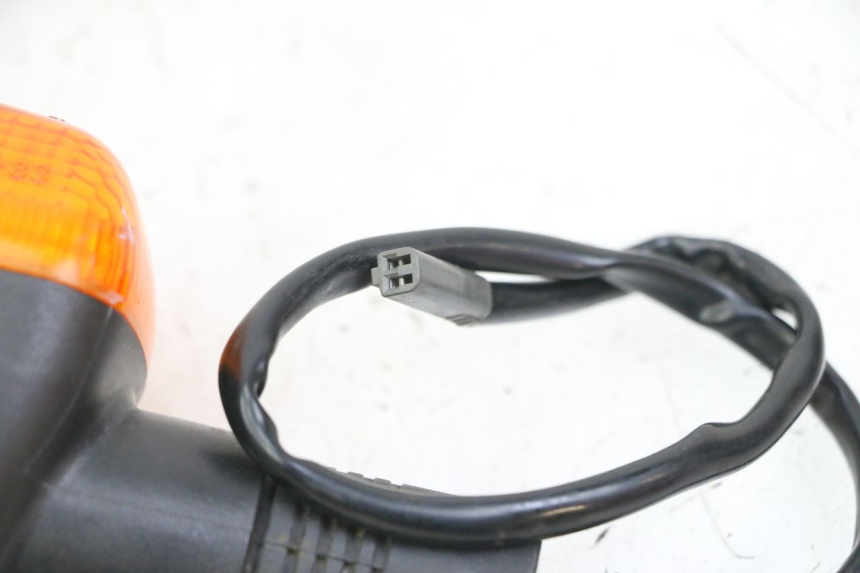 photo de PRAWY TYLNY KIERUNKOWSKAZ SUZUKI SV N 650 (1999 - 2002) - Zoom stanu zużycia